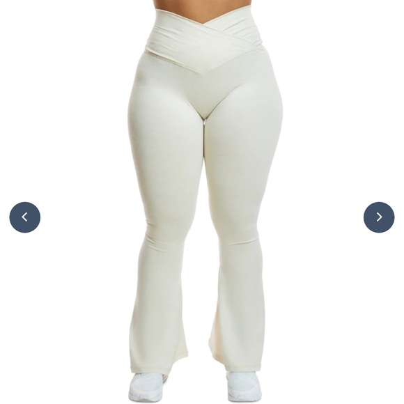 Ilus label bundle CINCHED CROSS OVER FLARE LEGGINGS - Picture 4 of 5